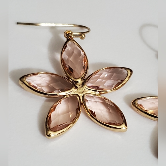 Stunning Swarovski bezel crystal flower earrings baby pink gold plated vtg ? - Picture 6 of 8